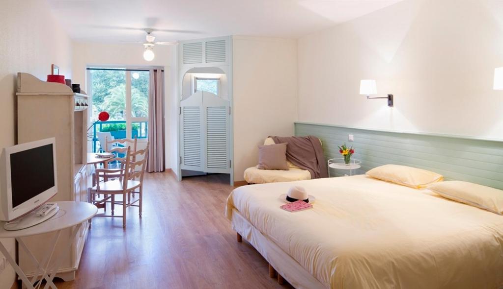 Residence Les Grands Pins Gréoux-les-Bains Стая снимка